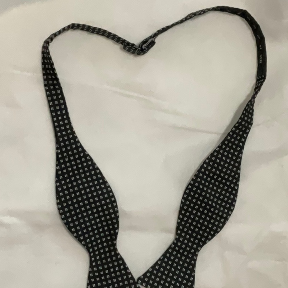 Piatelli bow tie